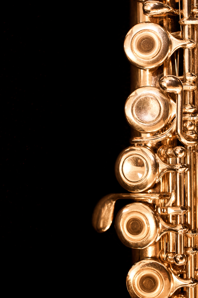 Detail of gold flutes
